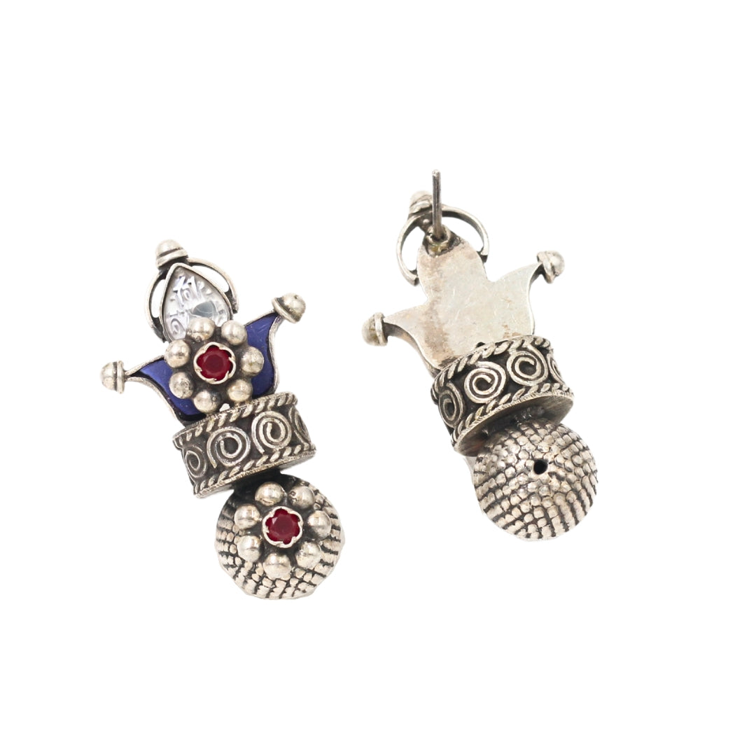 Timeless Craft: Sangeeta Boochra Silver Handcrafted Earrings
